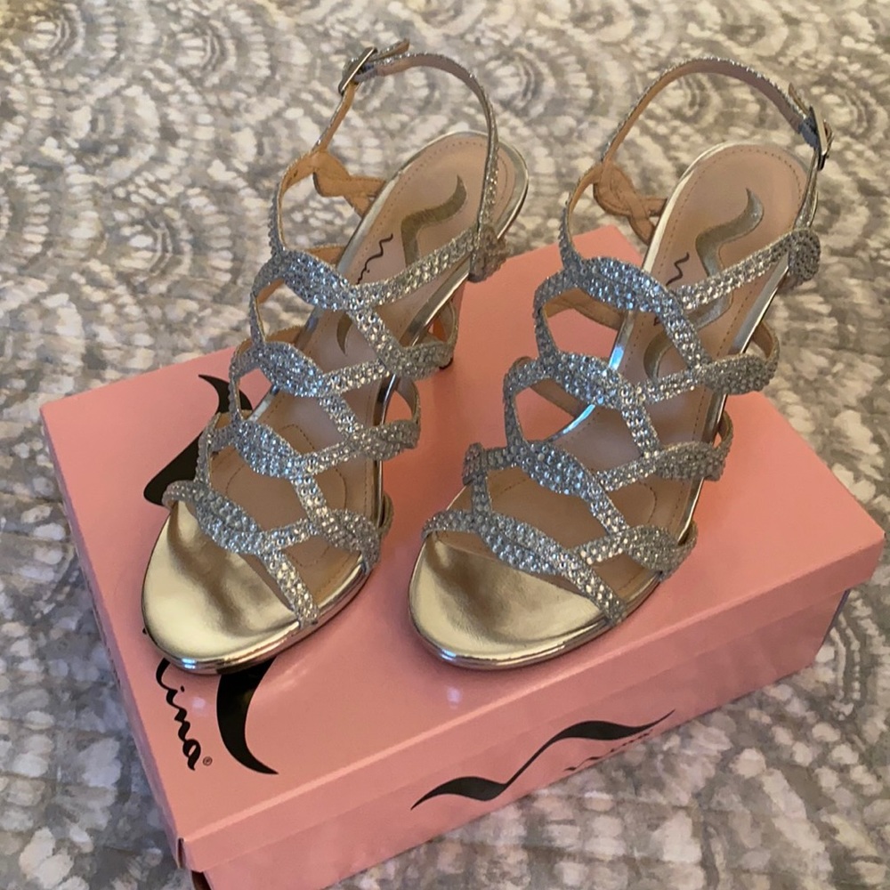 Women’s Nina Size 7 Silver Glitter